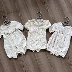 アイボリー フリル付きロンパース　3点セット