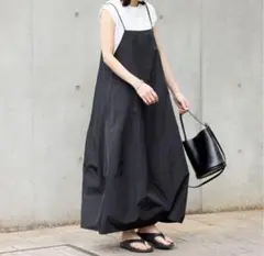 美品　JOURNAL STANDARD メモリーコクーンワンピース　ブラック