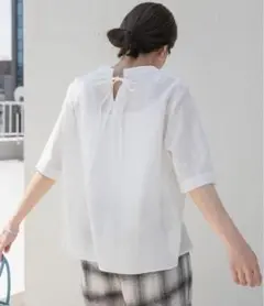 【美品】アーバンリサーチドアーズ✴︎リネンコットンバックリボンブラウス　ホワイト