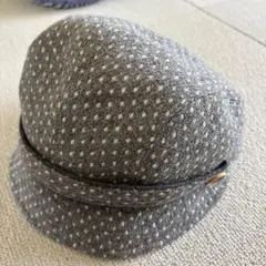 Interspia グレー・ピンクドット キャスケット