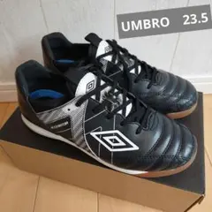 UMBRO ACCERATOR フットサルシューズ ブラック