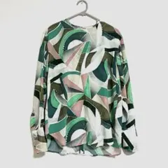 完売品】定価約5万✨LOEFF シルク100% 総柄ブラウス アローズ - メルカリ