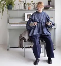 美品　ネストローブ　コットンリネン　ダンガリー　ラッフルヨーク　ブラウス ネストローブ❣️コットンリネンダンガリーラッフルブラウス - メルカリ