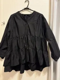 黒のティアードチュニック 長袖