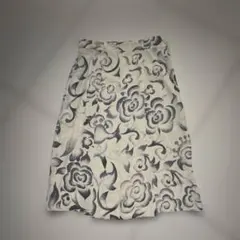 FENDI 花柄 フレアスカート　イタリア製シルク100％のサムネイル