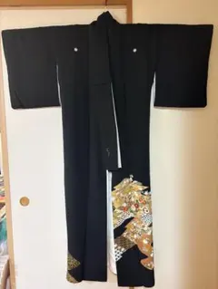 黒留袖 花柄刺繍