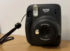 instax mini 11ブラック本体＋純正ケース付き