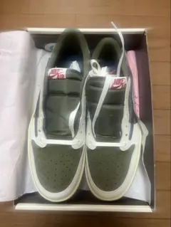 ブ*ん様 Travis Scott × Nike Air Jordan 1リバー