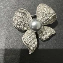 新品未使用】René ルネ バラフライ・トンボモチーフ パール ブローチ