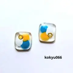 #066 ハンドメイドピアス　イヤリング　レジン　レトロ配色　プラ板