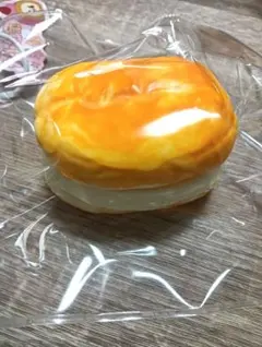 氷バター　クリームサンド　海外スクイーズ