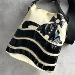 入手困難✨ ヴィヴィアンウエストウッド ショルダーバッグ デカロゴ キャンバス
