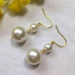 ハンドメイドピアス　600　　　　　　　2連パールビーズのピアス
