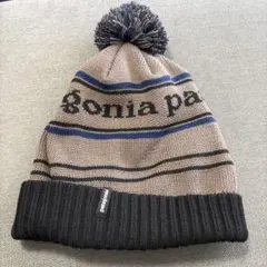 patagonia ポンポン付きニット帽