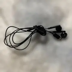有線イヤホン 黒