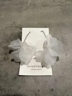 ブライダルアクセサリー ピアス ホワイト フラワー 花びら