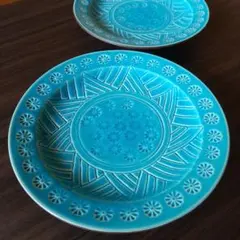青い花模様の皿2枚セット