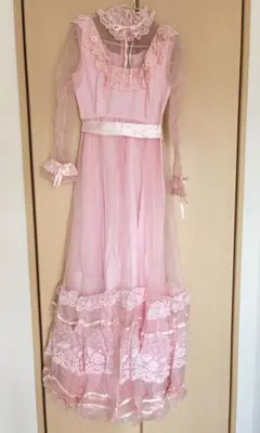 ピンク　フリル　ドレス