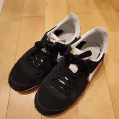 ナイキ　スニーカー