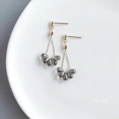76｜ メタリック シルバー ドロップ ガラス ピアス イヤリング アクセサリー