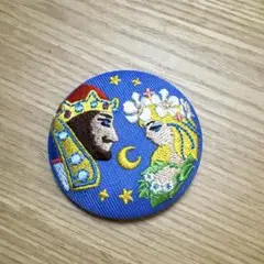 ジブリ　刺繍　耳をすませば　エルフの女王　ドワーフの王　缶バッジ　ブローチ