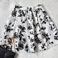 31 Sons de mode 花柄フレアスカート　総柄　モノトーン◆8338のサムネイル