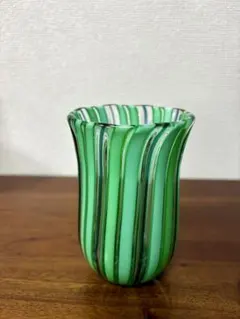 マリメッコ フラワーベース 花瓶　Umpu ベース パウダー×オリーブ marimekko（マリメッコ） 花瓶 一輪挿し フラワーベース オリーブ