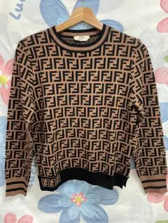 【フェンディ】セーター✨カシミア✨大人可愛い　クロップド丈ハイネック　ブラウンS dzdx422-01.jpg