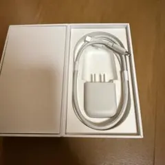 IQOS ILUMA 充電ケーブルとACアダプター