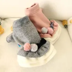 犬服ワンピース グレーとピンク ポンポン付き冬服
