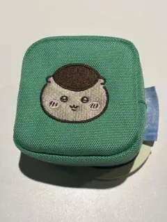 【新品】ちいかわ カラビナつき刺繍スクエアミニポーチ（栗まんじゅう）