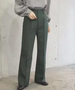 tiptop センタープレスセミフレアスラックス　グリーン