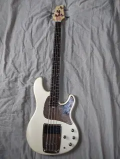 Ibanez アイバニーズ ATK300RM エレキベース ホワイト IBANEZ/アイバニーズ】 エレキべース ATK300RM 買取入荷