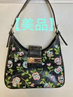 y2k✨GUESS one shoulder bag Python emboss - メルカリ