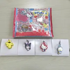 サンリオキャラクターズ　ダブルチャームグミ　4種セット