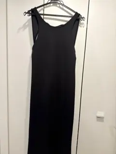 ZARA バックオープン　黒のノースリーブロングワンピース