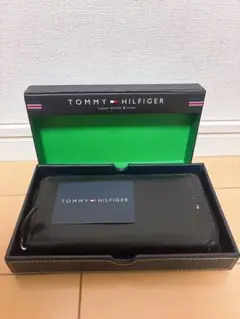 TOMMY HILFIGER ブラックレザー長財布