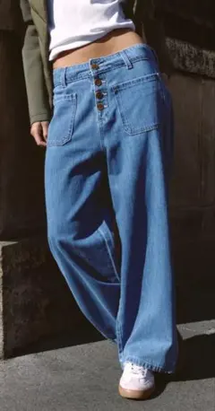 ZARA　ライトブルー ワイドレッグデニムパンツ