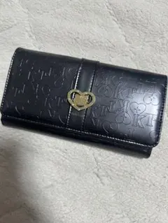 ハローキティ ブラック 長財布 型押しロゴ