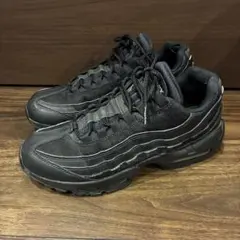 ナイキ エアマックス95 エッセンシャル トリプルブラック