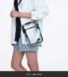 ナイキ ヘリテージ クリスタル クロスボディバッグ (4L)