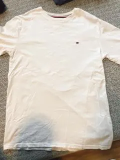 TOMMY HILFIGER ロゴワンポイントTシャツ