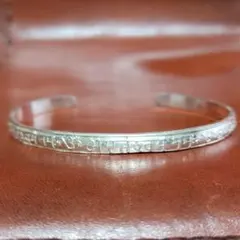 ビンテージ シルバー バングル 梵字 アンティーク インド 呪物 細身のサムネイル