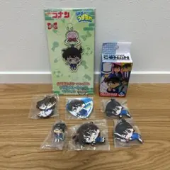 名探偵コナン 江戸川コナン　キーホルダー ８点セット　LEDプレート　缶バッジ