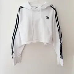 adidas originals フード付き ショート丈パーカー