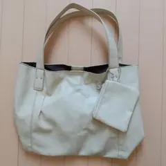 お値下げしました(^^)美品！ポーチ付きトートバッグ ベージュ HusHusHのサムネイル