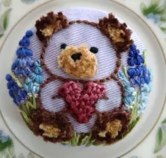 No.530 ハンドメイドブローチ　刺繍