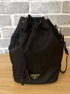 PRADA ブラック ドローストリングバッグ 巾着 - メルカリ
