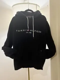 トミーヒルフィガー パーカー