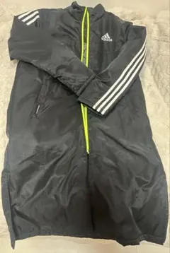 adidasベンチコート